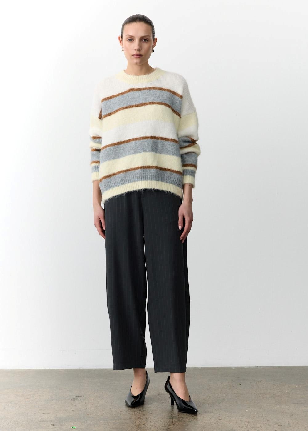 Penelope Barrel Leg Trouser - Charcoal Pinstripe - Image 5