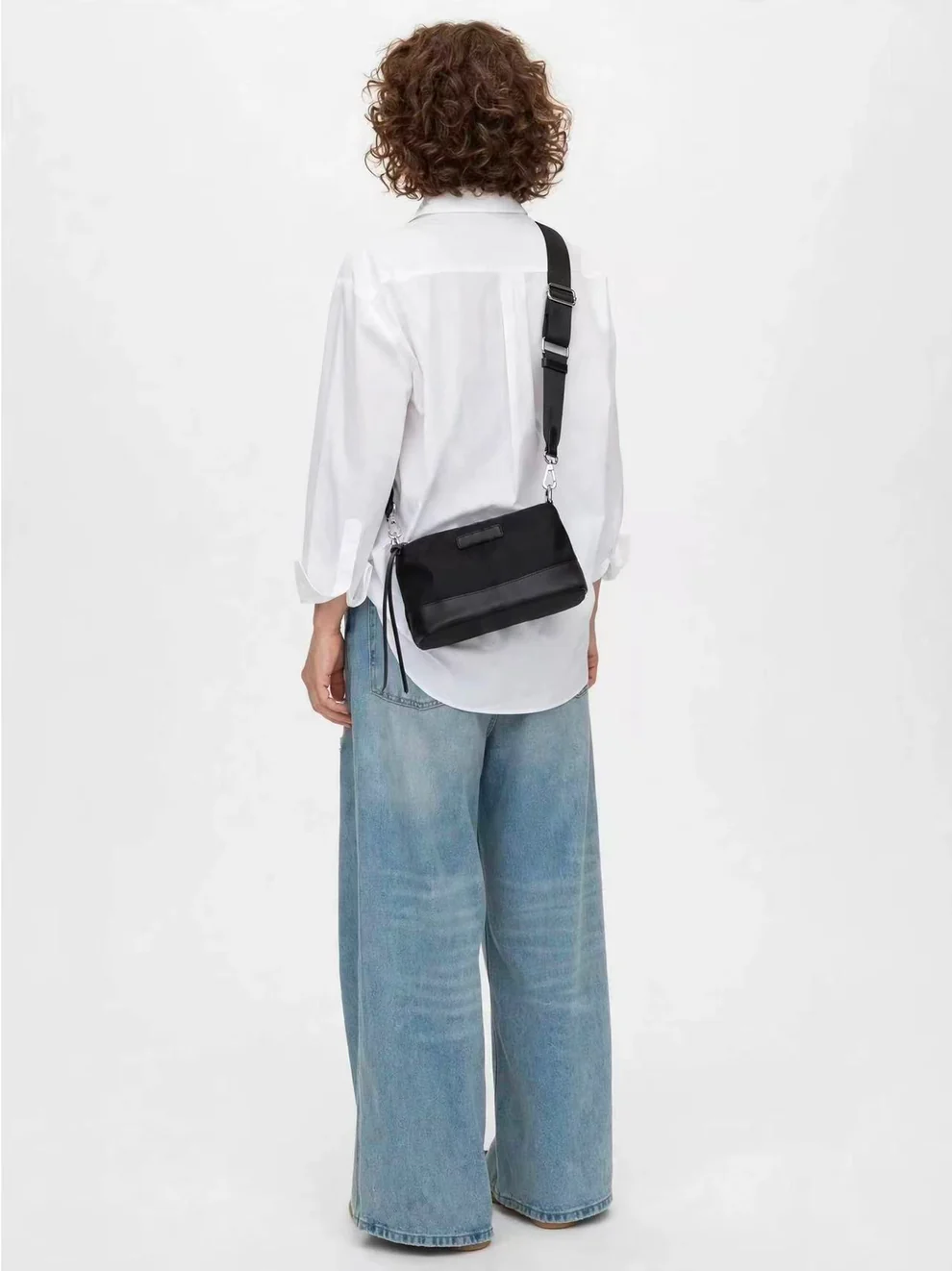 Outfox Shoulder Bag - Warsaw - Black - Image 2