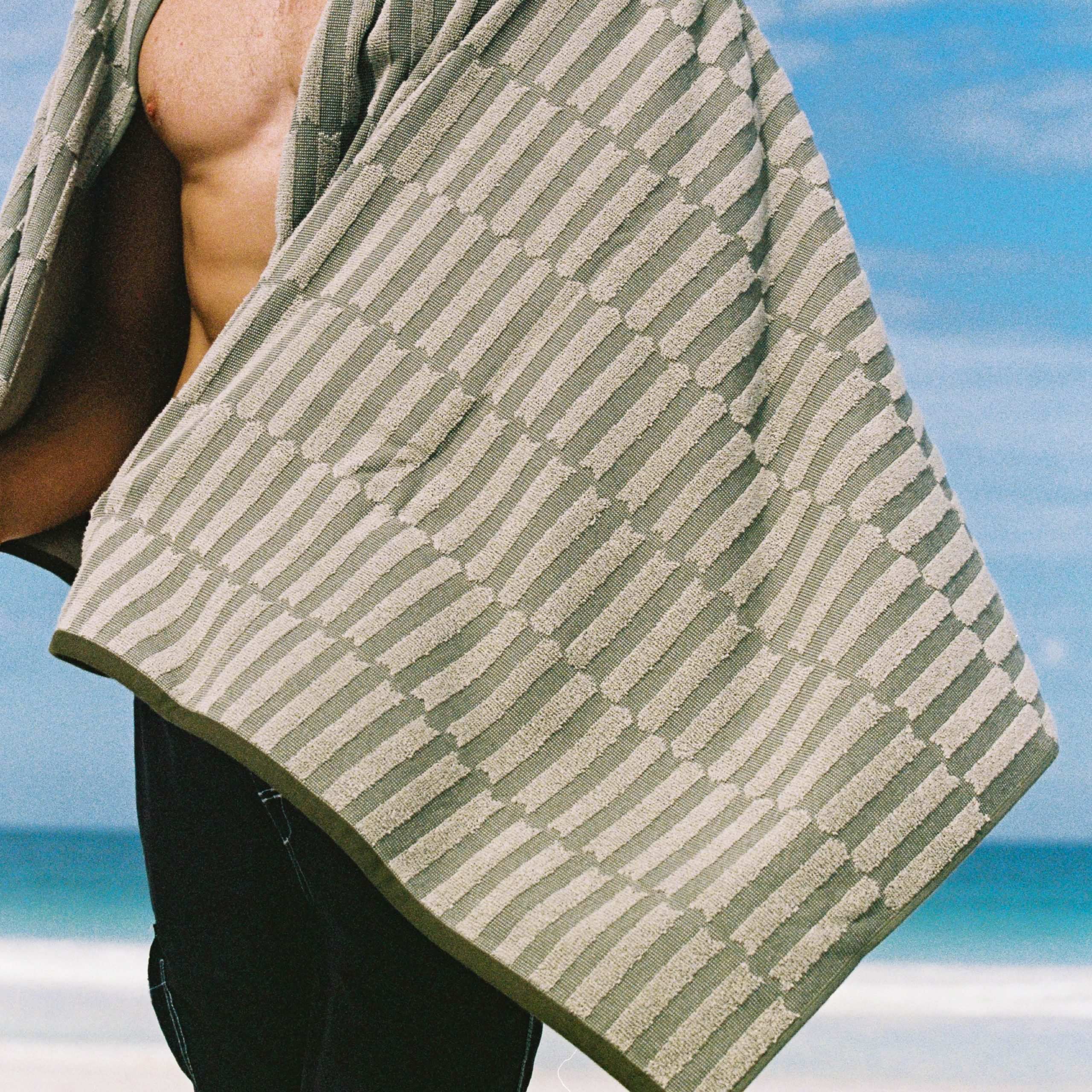 Layday Canyon Beach Towel - Olive - Image 5