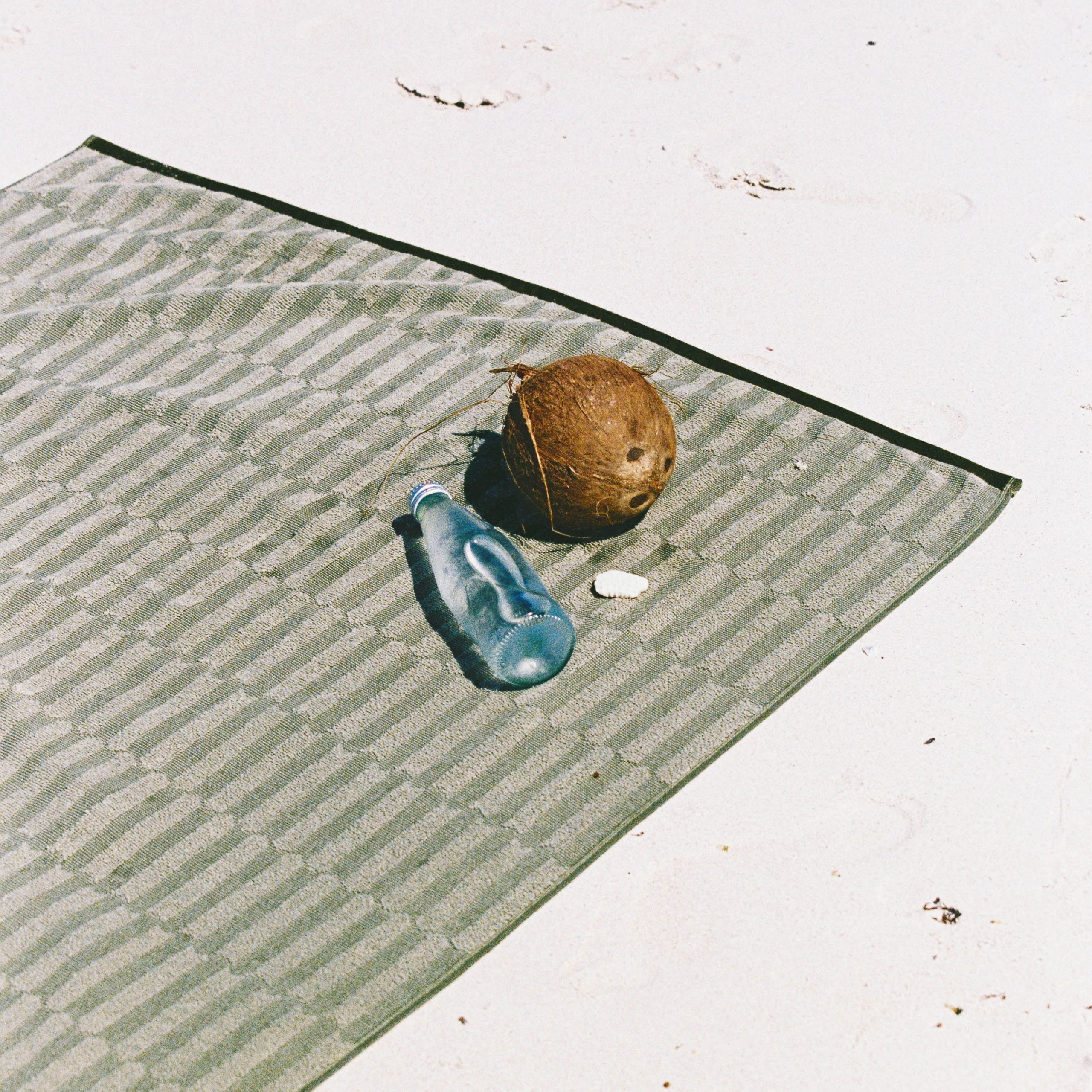 Layday Canyon Beach Towel - Olive - Image 6